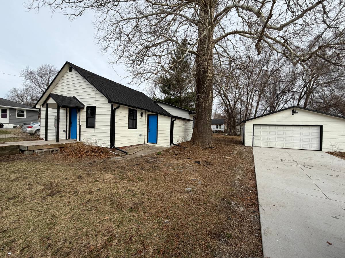 House for rent at 30 Elm St, Carlisle, IA 50047