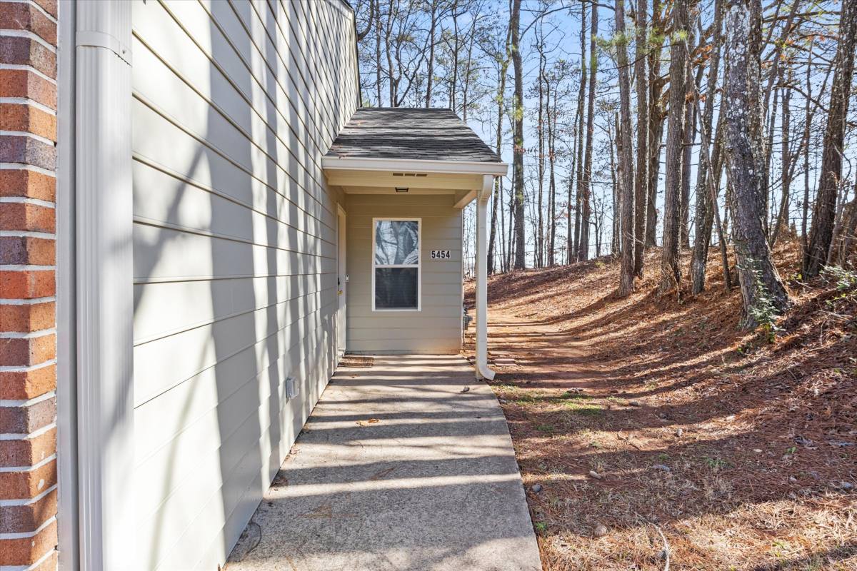 Townhouse for rent at 5454 Glen Haven Dr, Atlanta, GA 30349