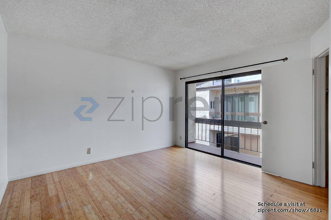 Townhouse for rent at 320 McHenry Rd #10, Glendale, CA 91206