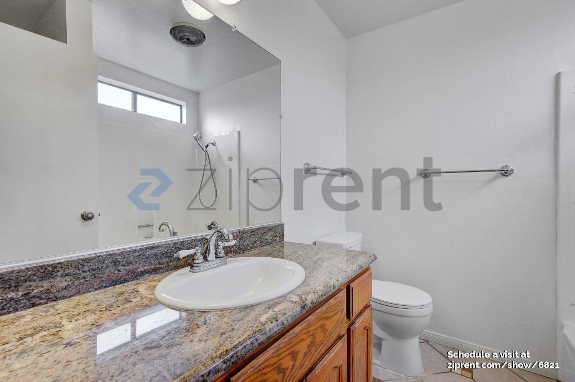 Townhouse for rent at 320 McHenry Rd #10, Glendale, CA 91206