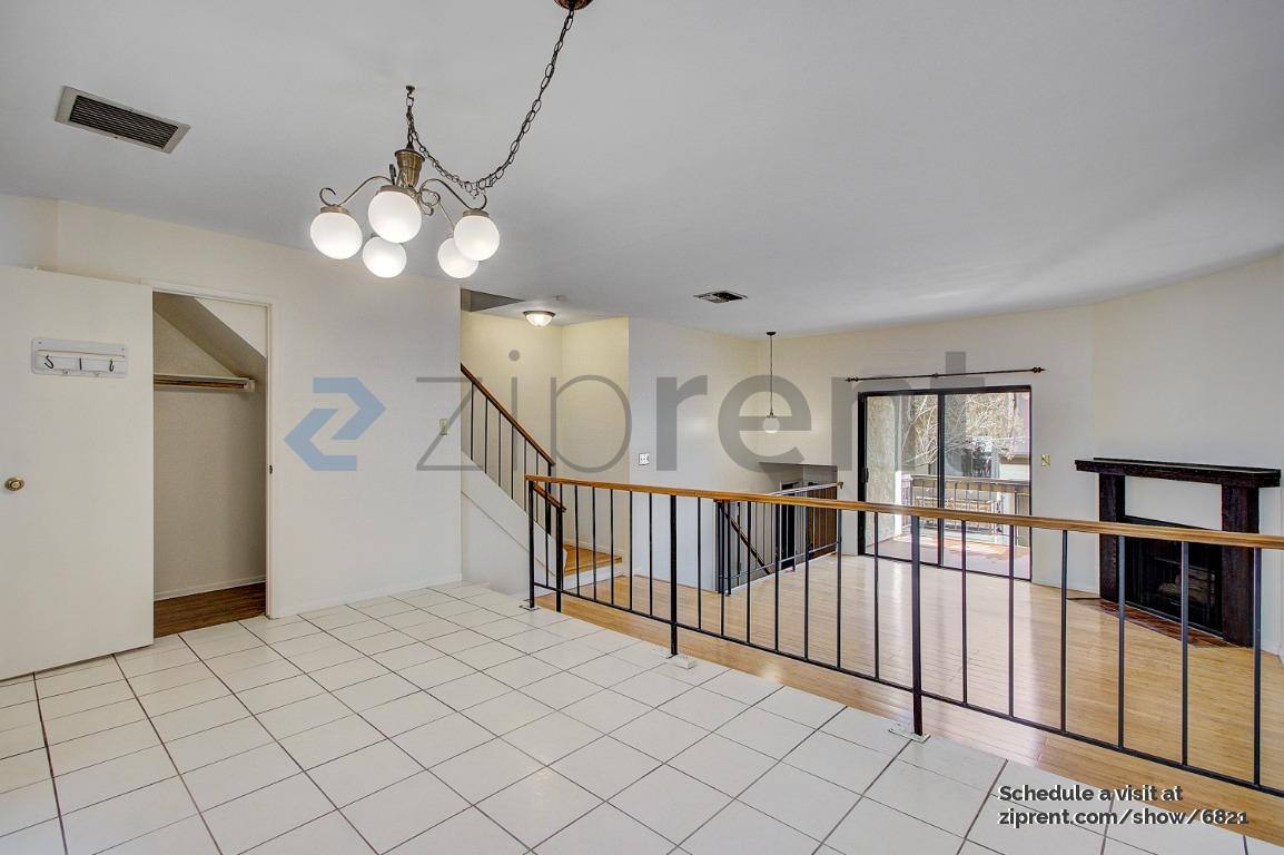 Townhouse for rent at 320 McHenry Rd #10, Glendale, CA 91206