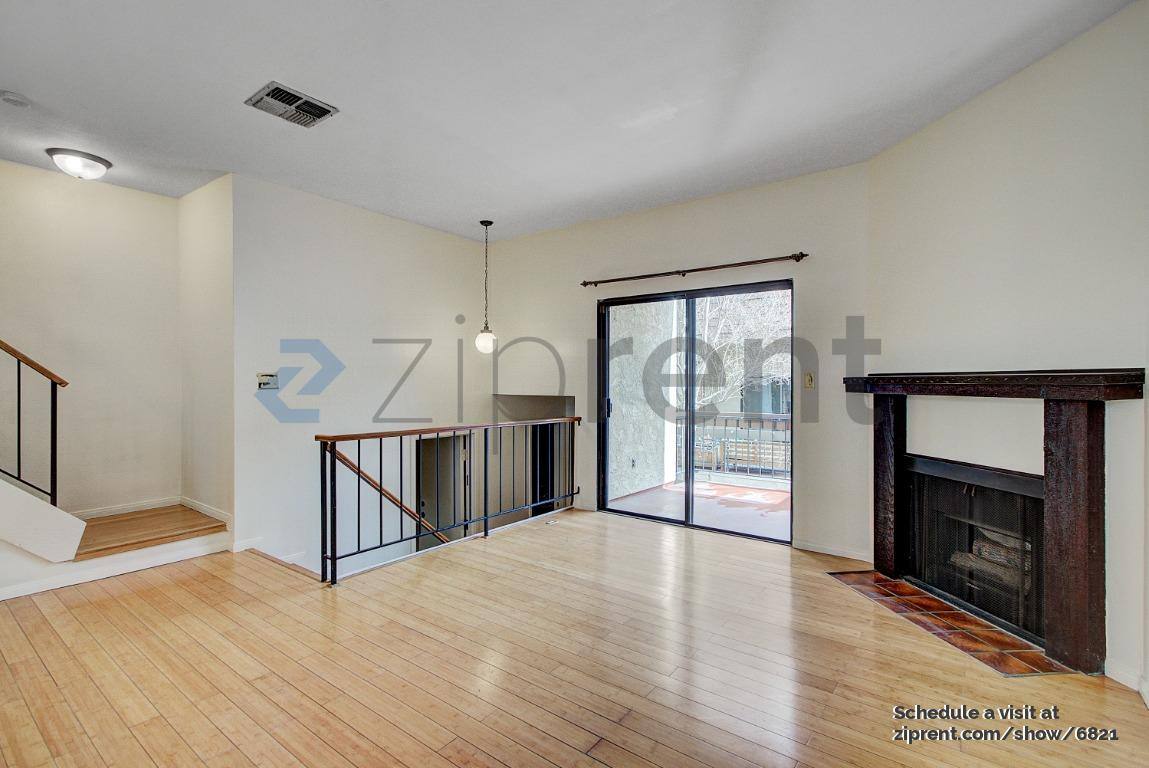 Townhouse for rent at 320 McHenry Rd #10, Glendale, CA 91206