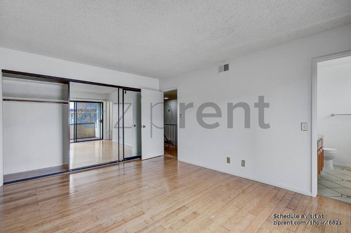 Townhouse for rent at 320 McHenry Rd #10, Glendale, CA 91206