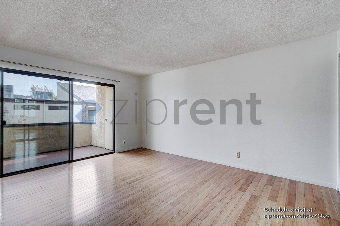 Townhouse for rent at 320 McHenry Rd #10, Glendale, CA 91206