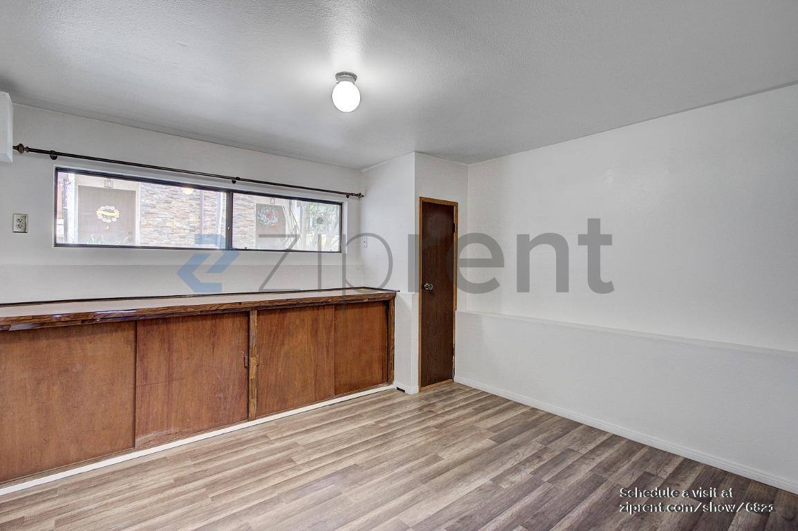 Townhouse for rent at 320 McHenry Rd #10, Glendale, CA 91206