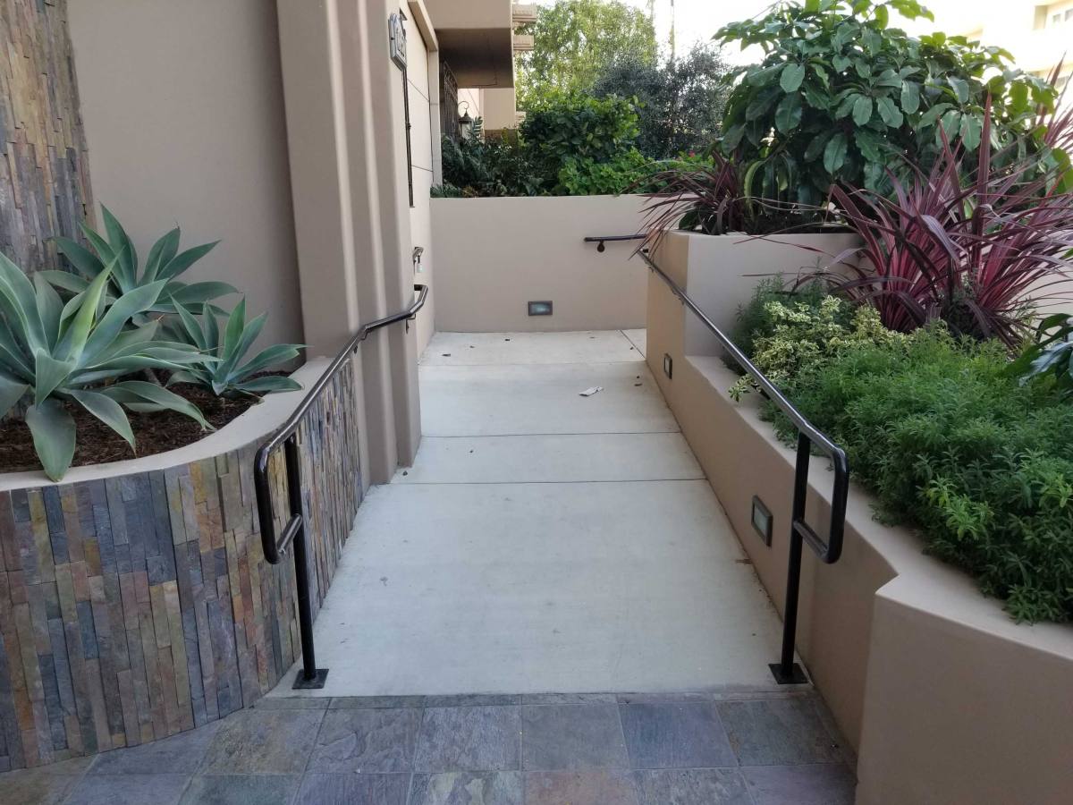 Apartment for rent at 10960 Bloomfield St #PH-11, North Hollywood, CA 91602