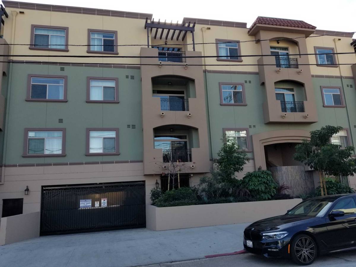 Apartment for rent at 10960 Bloomfield St #PH-11, North Hollywood, CA 91602