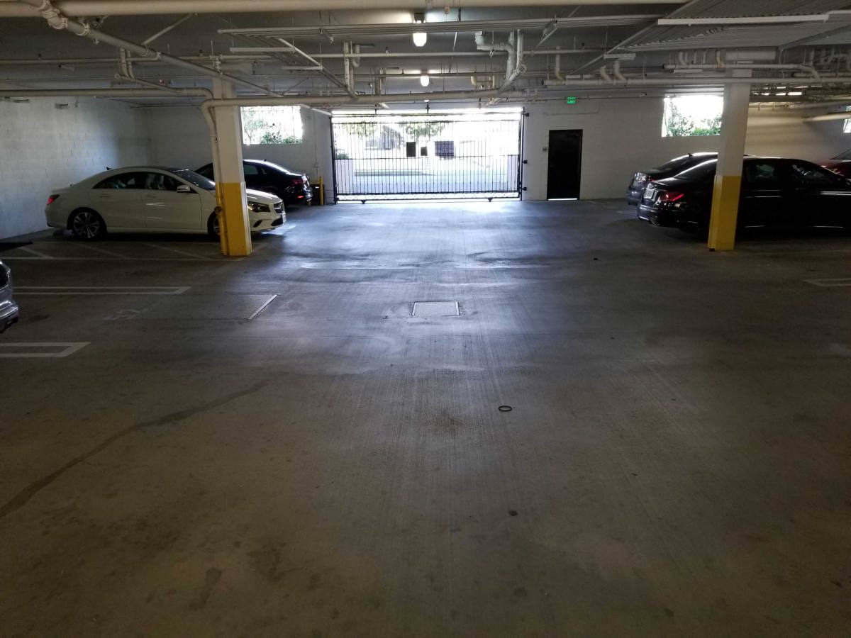 Apartment for rent at 10960 Bloomfield St #PH-11, North Hollywood, CA 91602