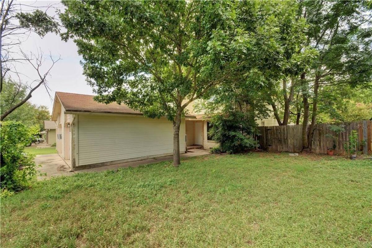 Townhouse for rent at 2011 Kirksey Dr, Austin, TX 78741