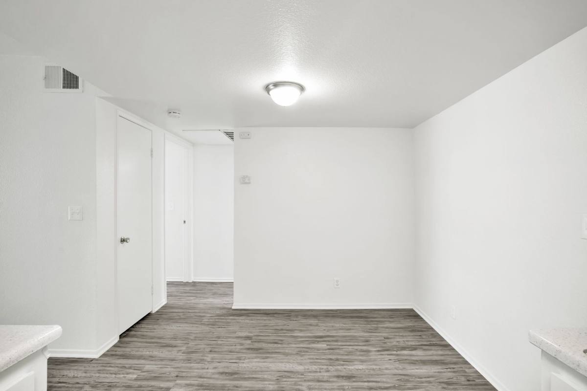 Apartment for rent at 904 Fairway Dr, Colton, CA 92324