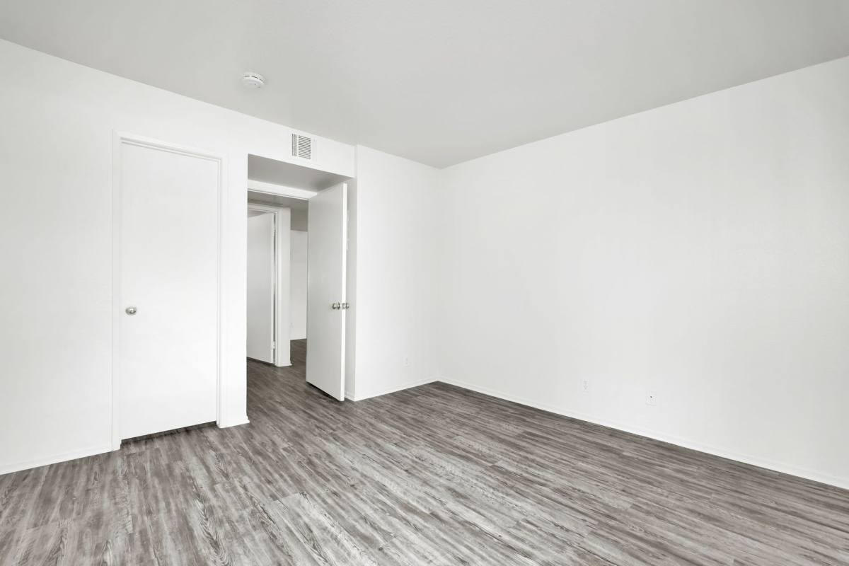Apartment for rent at 904 Fairway Dr, Colton, CA 92324