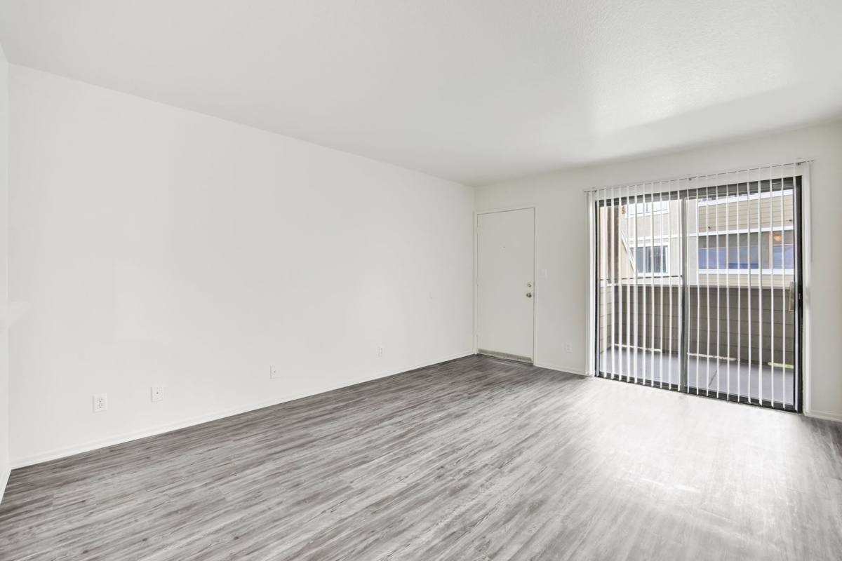 Apartment for rent at 904 Fairway Dr, Colton, CA 92324