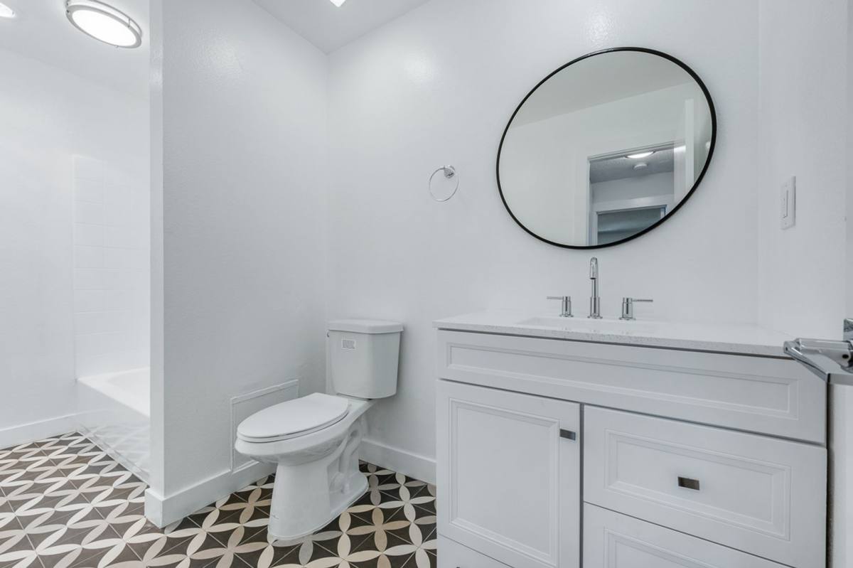 Apartment for rent at 5700 Ackerfield Ave, Long Beach, CA 90805