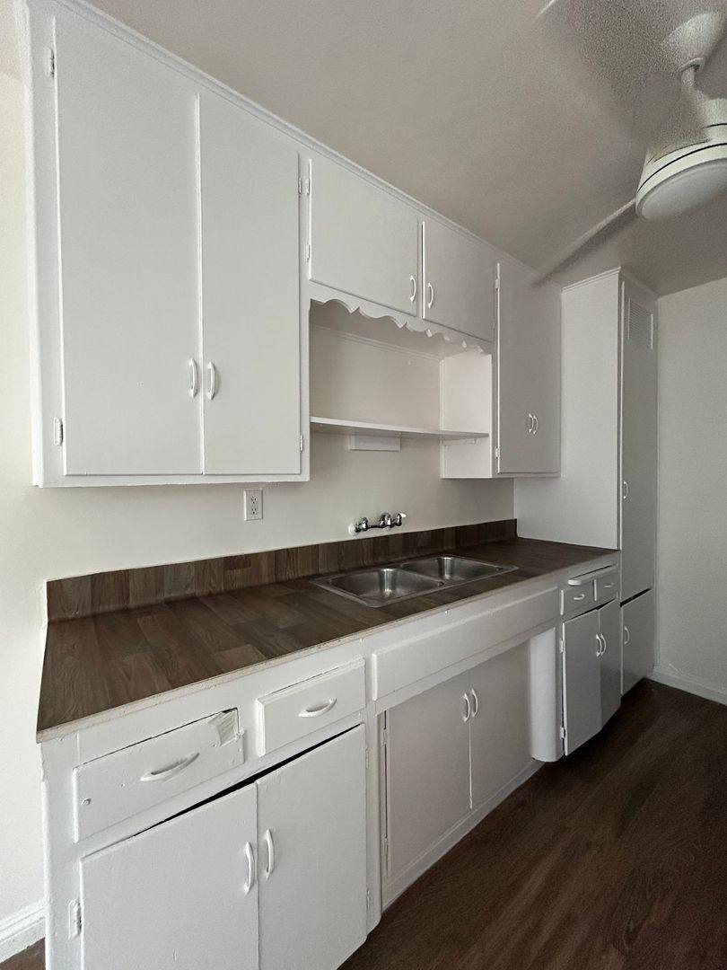 Apartment for rent at 931-933 Florida St, Imperial Beach, CA 91932