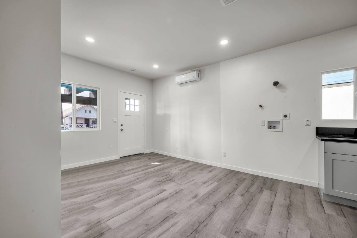 Apartment for rent at 5842 Denver Ave, Los Angeles, CA 90044