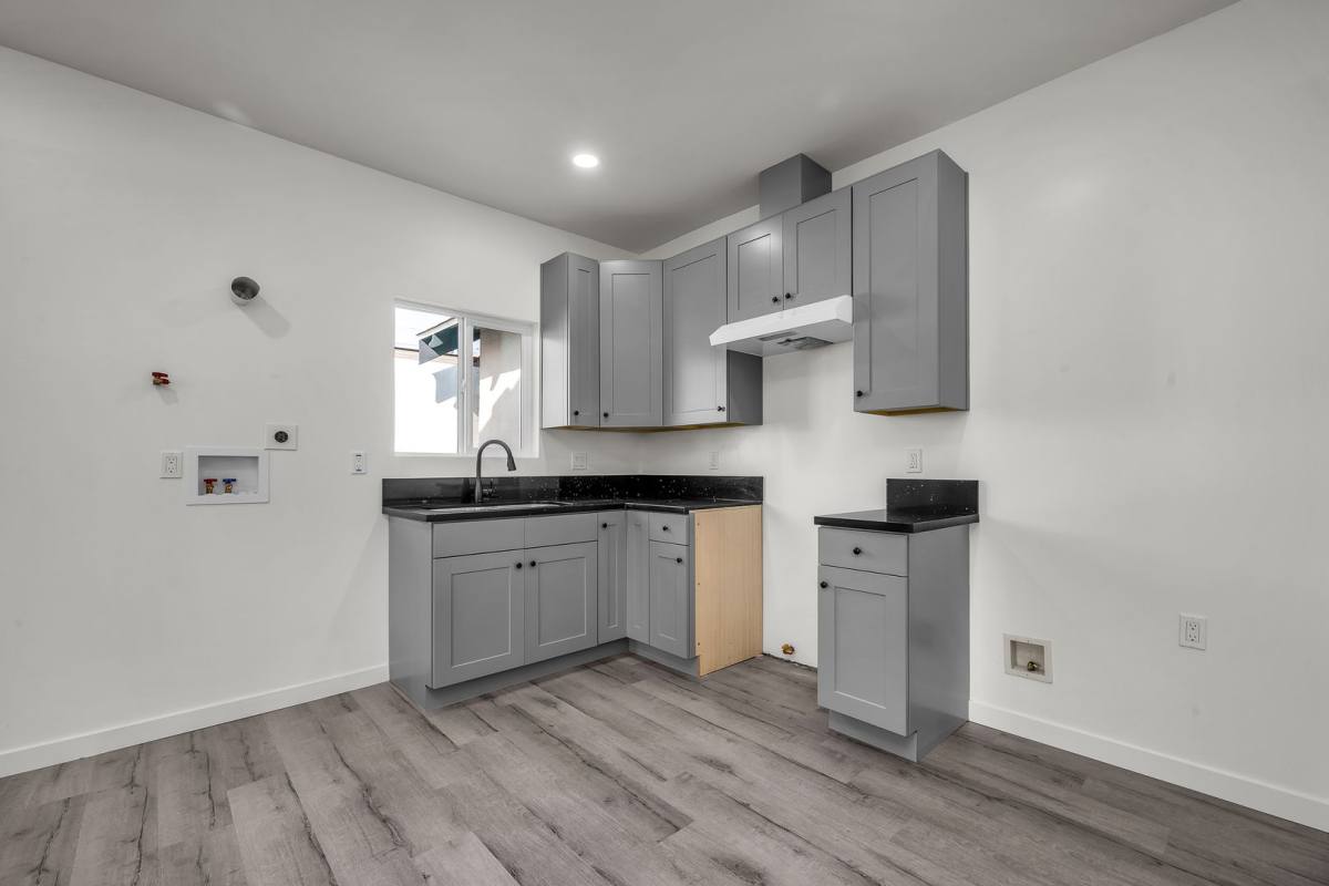 Apartment for rent at 5842 Denver Ave, Los Angeles, CA 90044