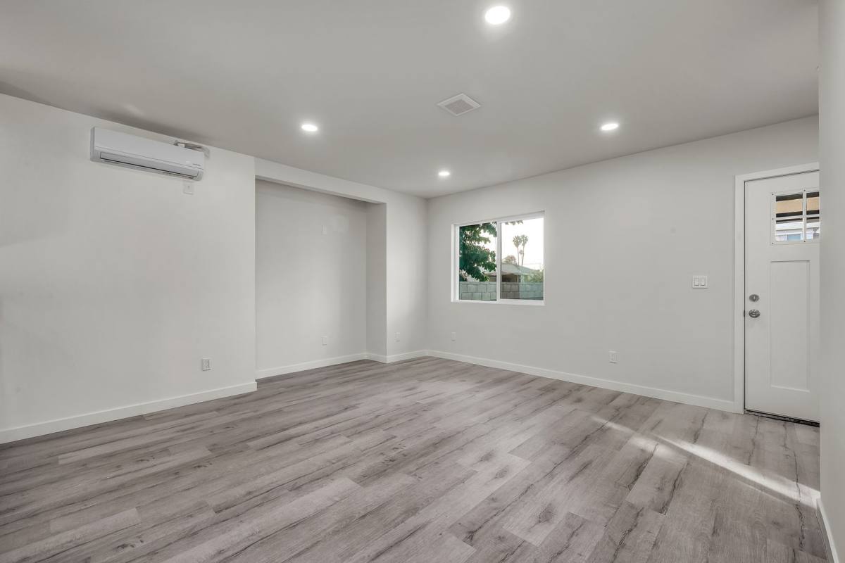 Apartment for rent at 5846 Denver Ave, Los Angeles, CA 90044