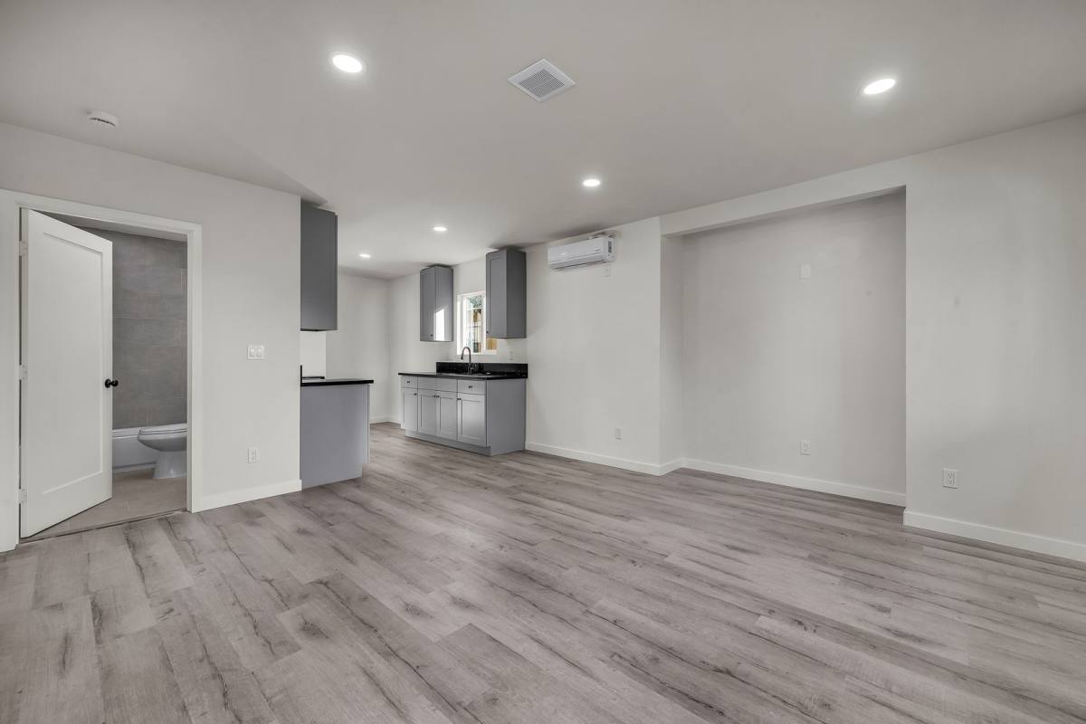 Apartment for rent at 5846 Denver Ave, Los Angeles, CA 90044