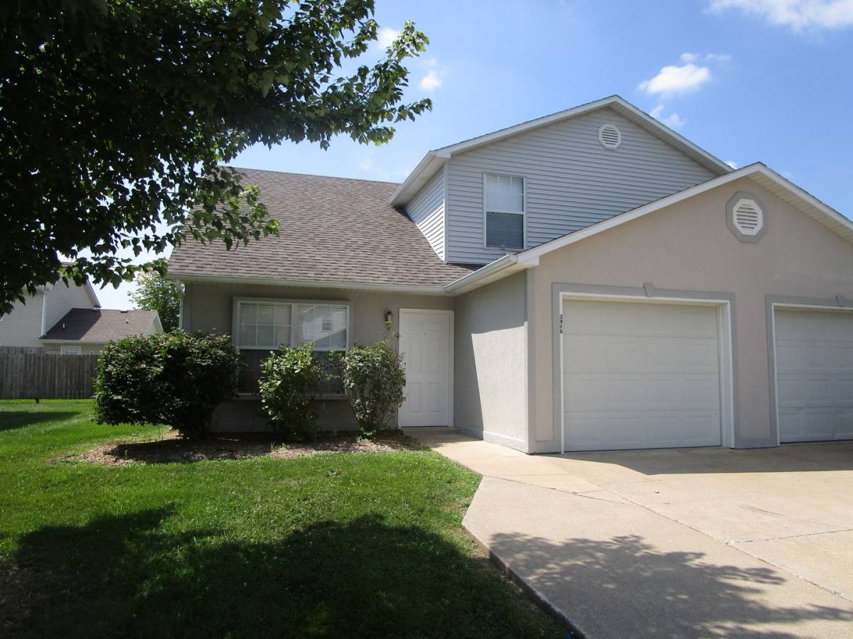 Apartment for rent at 2404-2406 Calder Court, Columbia, MO 65201