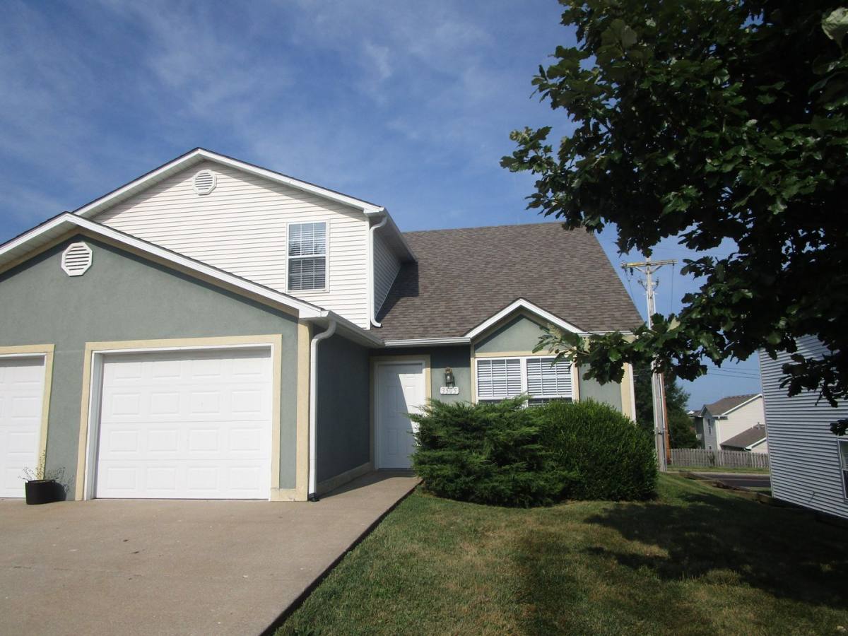 Apartment for rent at 3505-3507 La Mesa Dr, Columbia, MO 65201
