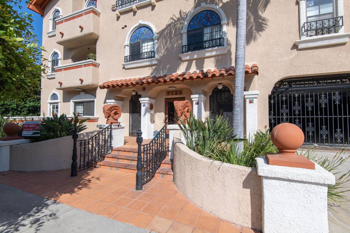 Apartment for rent at 7120 Ramsgate Ave, Los Angeles, CA 90045