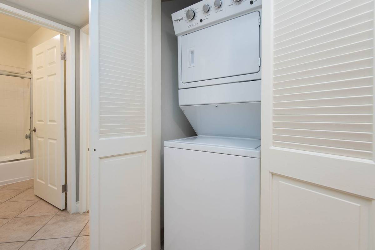Apartment for rent at 7120 Ramsgate Ave, Los Angeles, CA 90045