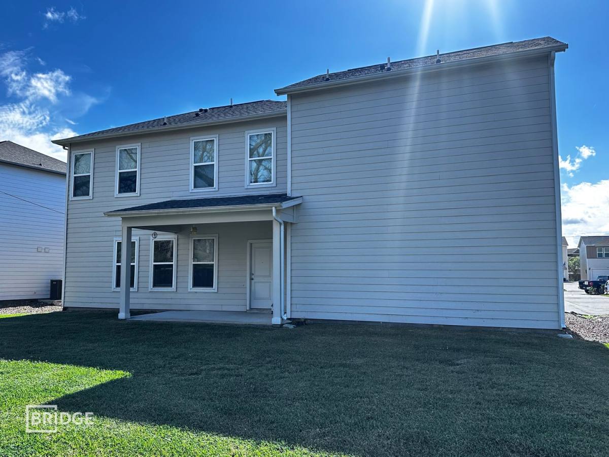 House for rent at 328 Huisache St, Lake Jackson, TX 77566