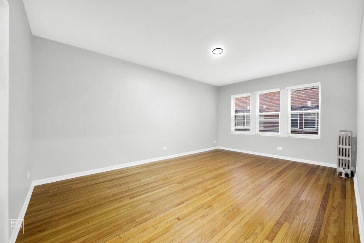 Apartment for rent at 7028 S Clyde, Chicago, IL 60649