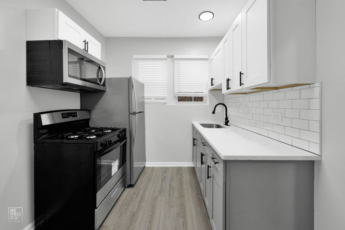7028 S Clyde, Chicago, IL 60649 - Apartment for Rent - Image 4