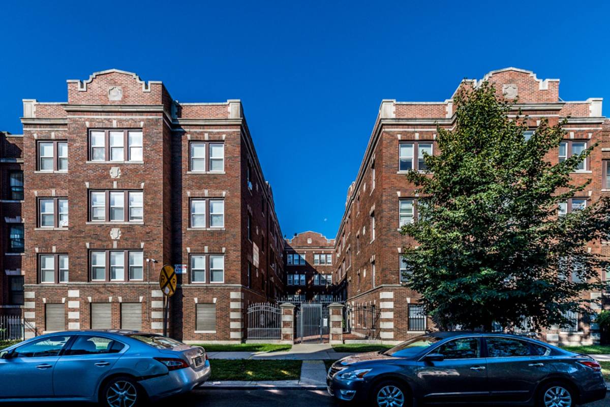 7028 S Clyde, Chicago, IL 60649 - Apartment for Rent