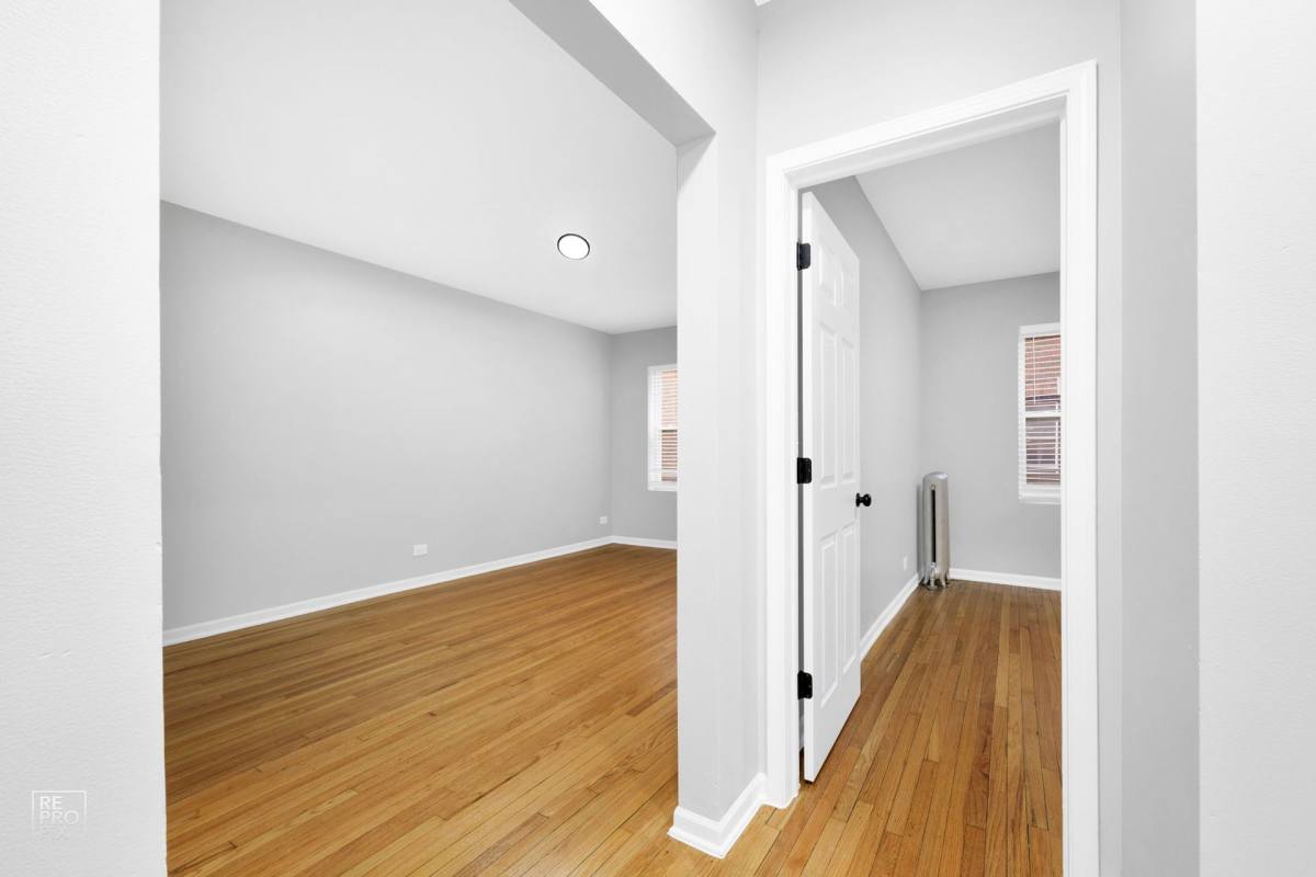 Apartment for rent at 7028 S Clyde, Chicago, IL 60649