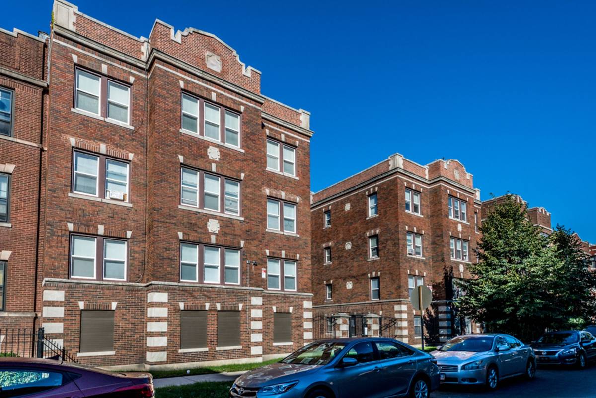 7028 S Clyde, Chicago, IL 60649 - Apartment for Rent - Image 2