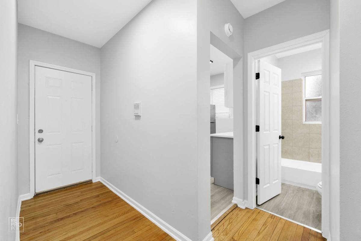 Apartment for rent at 7028 S Clyde, Chicago, IL 60649
