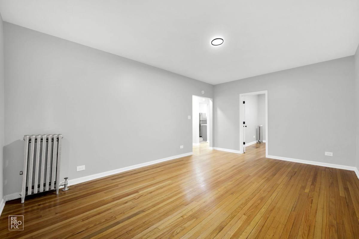 Apartment for rent at 7028 S Clyde, Chicago, IL 60649