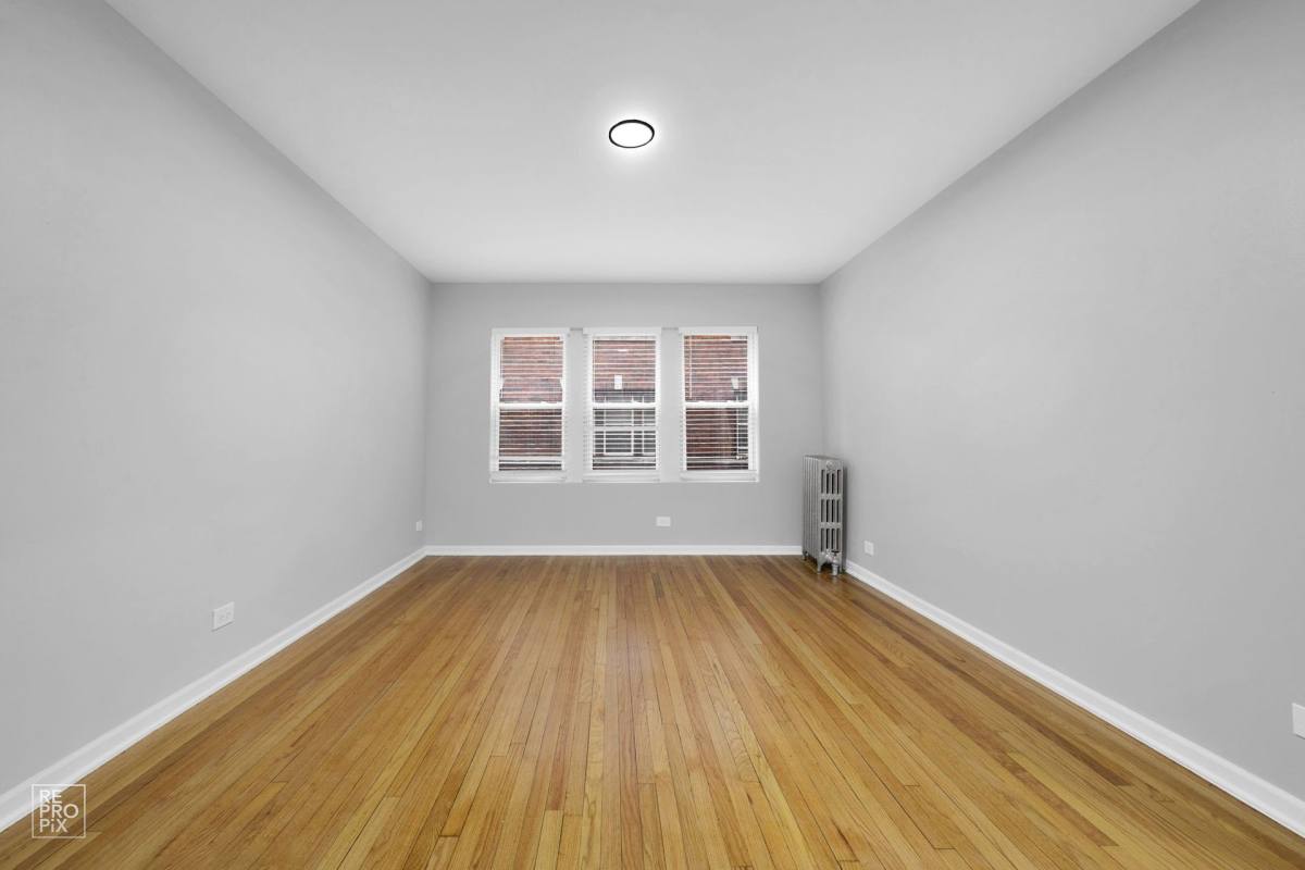 Apartment for rent at 7028 S Clyde, Chicago, IL 60649