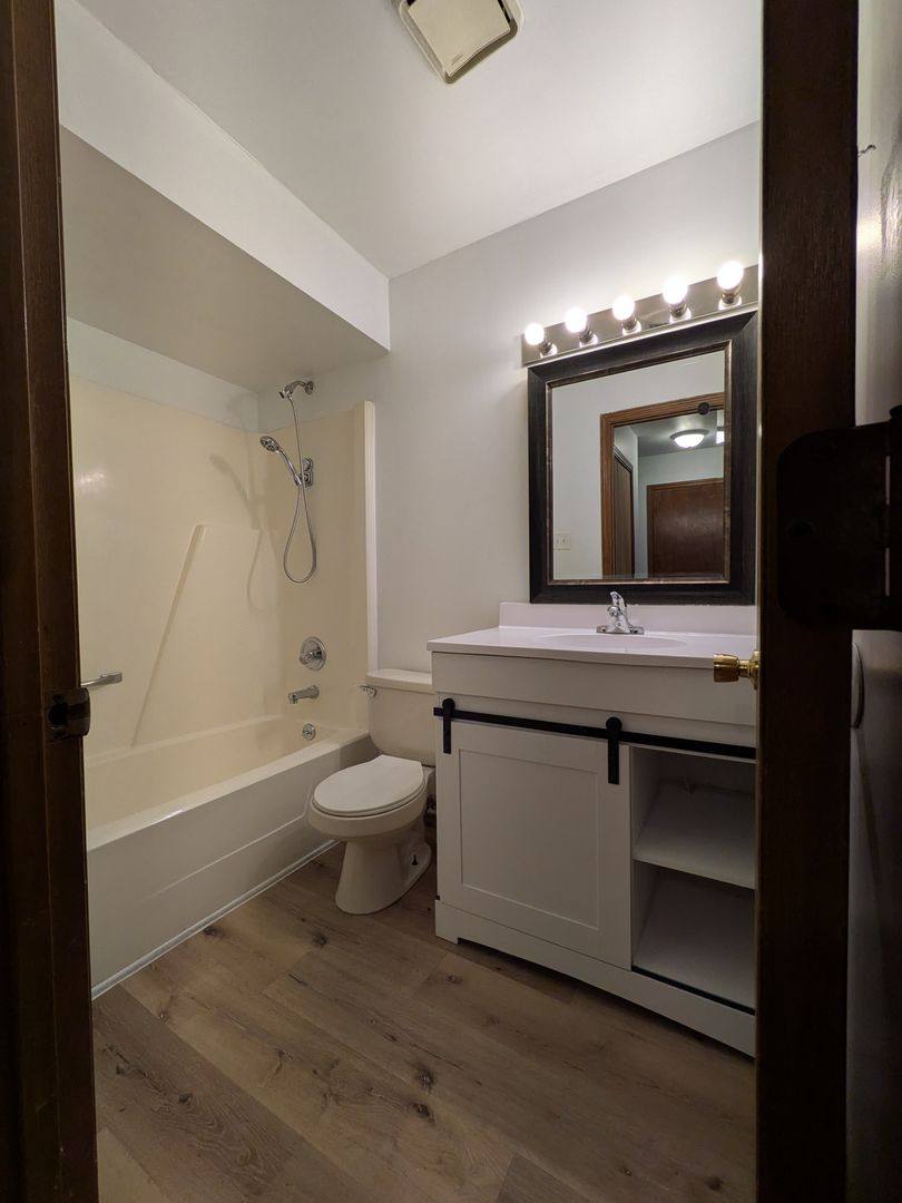 Apartment for rent at 632 N Elmer St, Griffith, IN 46319