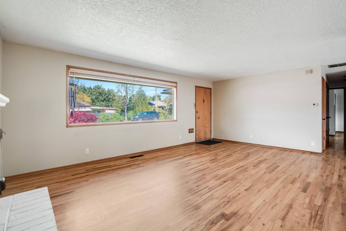 House for rent at 3210 SE Sherrett St, Portland, OR 97222