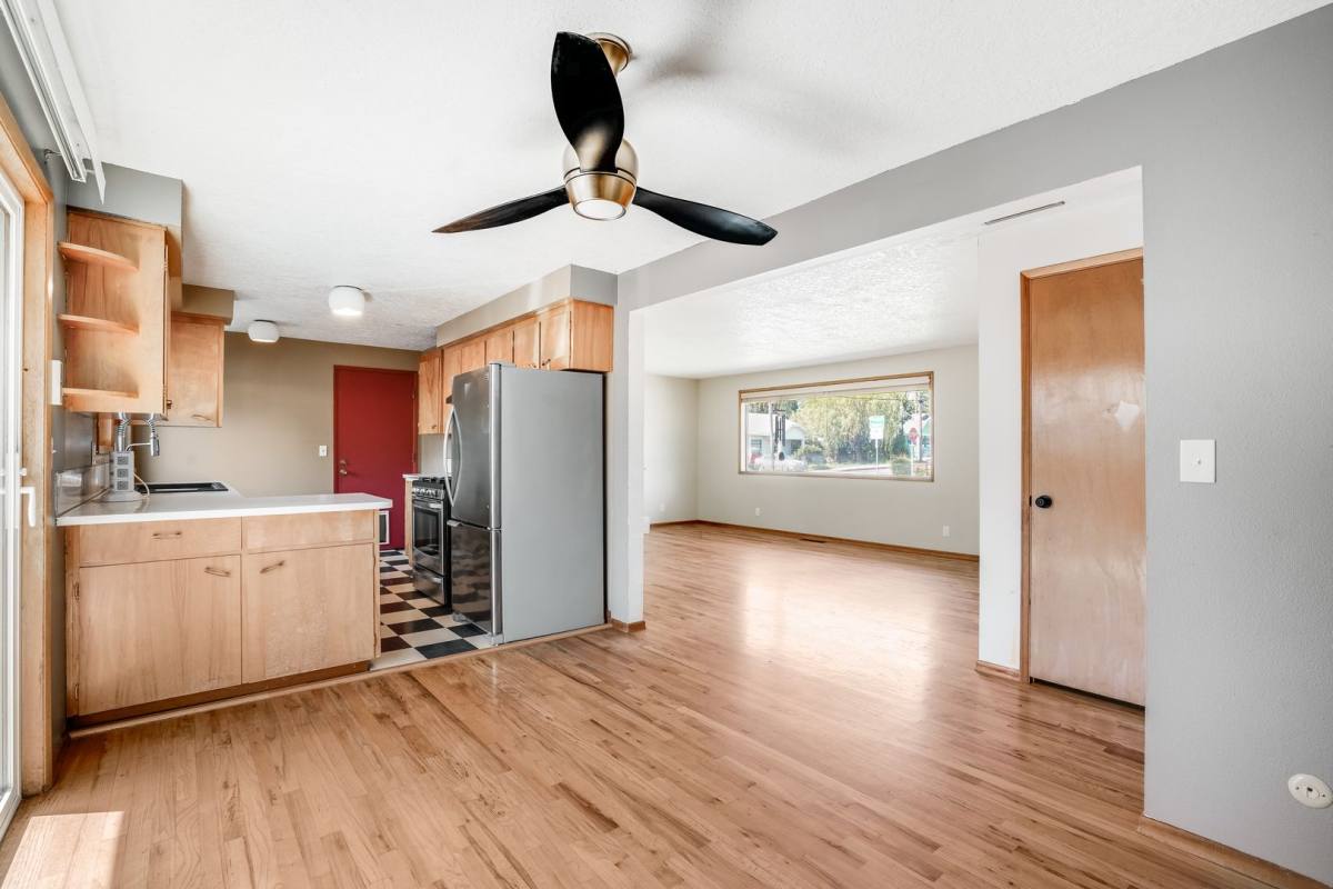 House for rent at 3210 SE Sherrett St, Portland, OR 97222