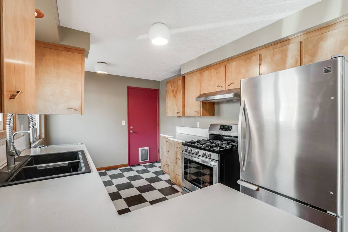 House for rent at 3210 SE Sherrett St, Portland, OR 97222