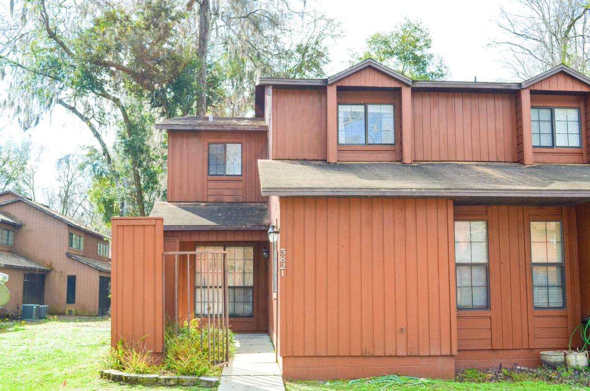 Townhouse for rent at 5821 SW 8th Place, Gainesville, FL 32607