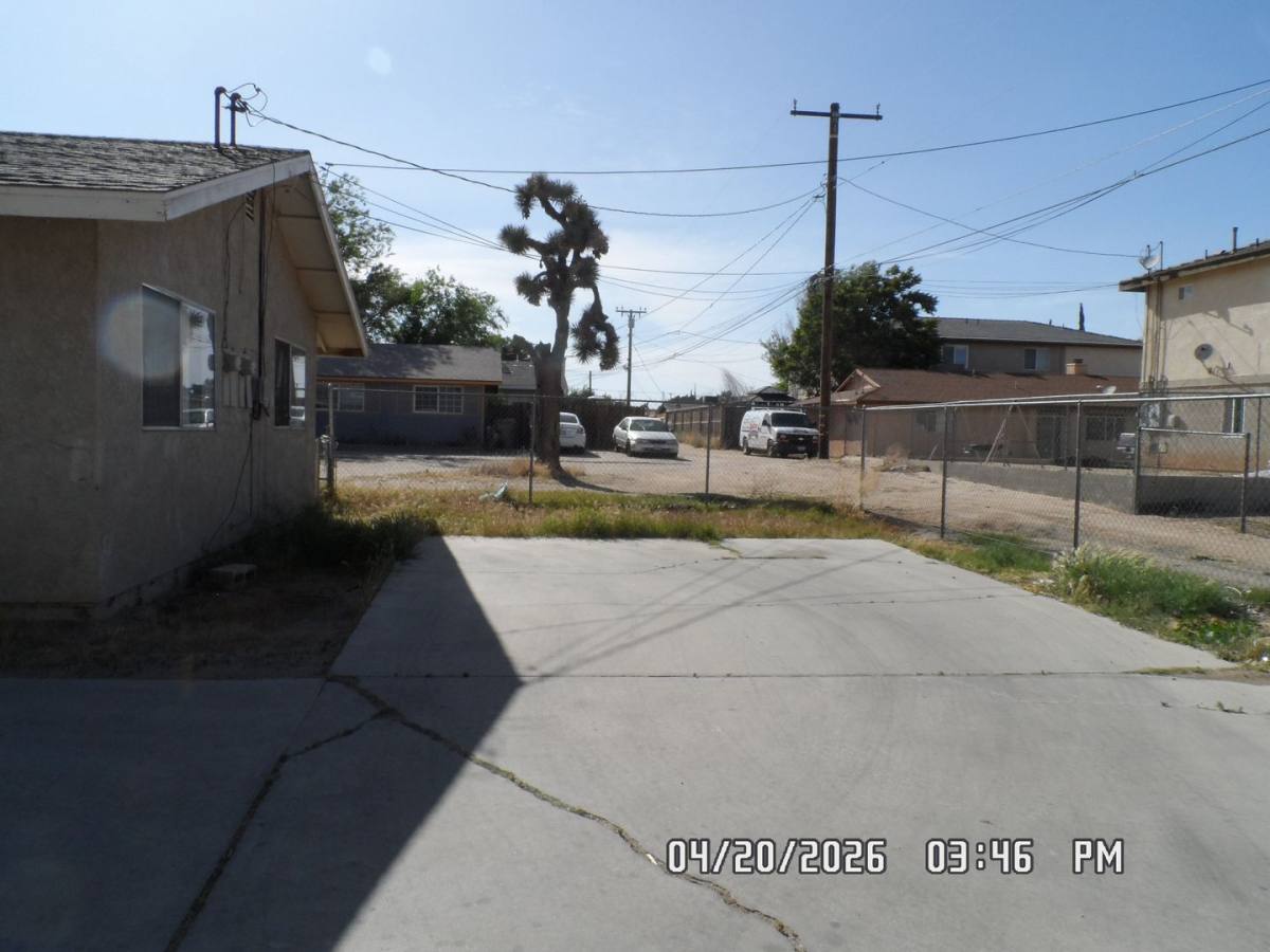 Apartment for rent at 16552 Vine St, Hesperia, CA 92345