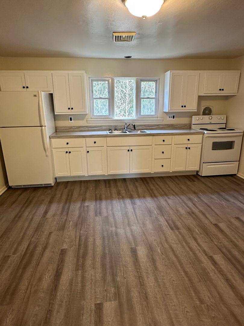 Apartment for rent at 1485 Old Colonial Rd, Harrisburg, PA 17112