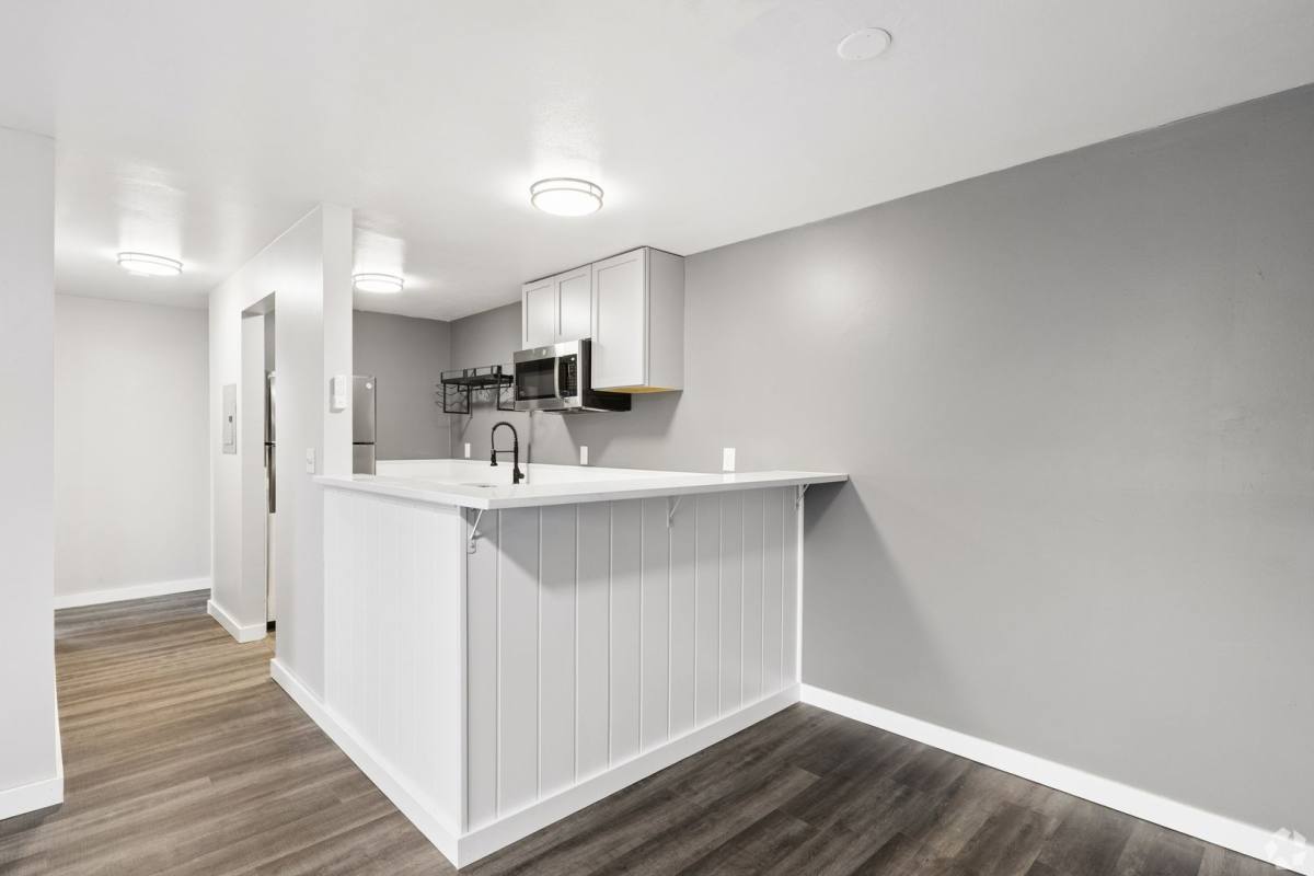 Apartment for rent at 7625 Highbridge Rd, Manlius, NY 13104