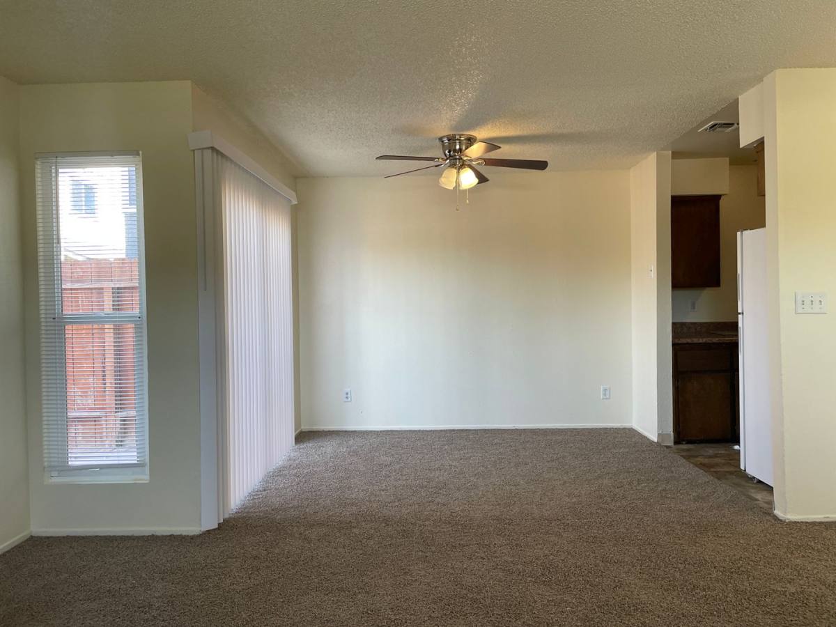Apartment for rent at 551 W Ashlan Ave, Clovis, CA 93612