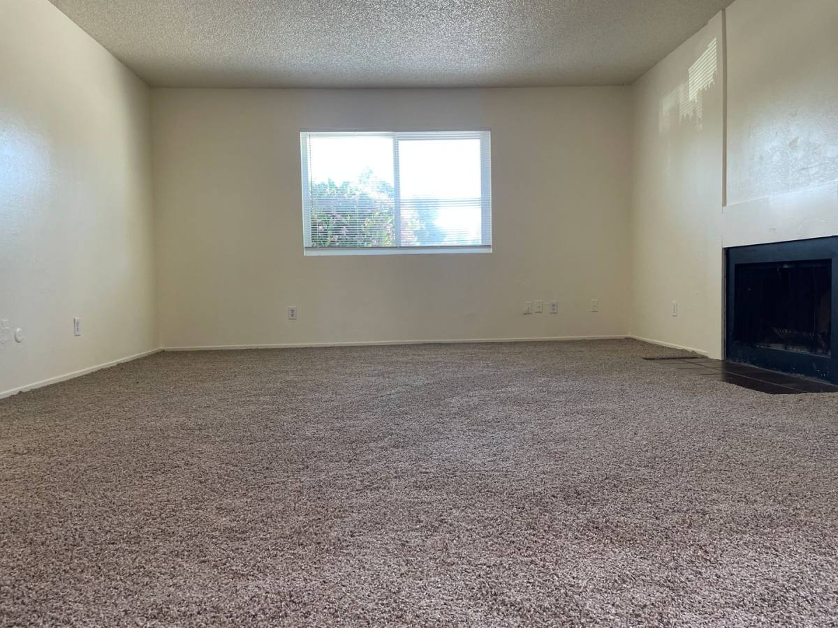 Apartment for rent at 551 W Ashlan Ave, Clovis, CA 93612