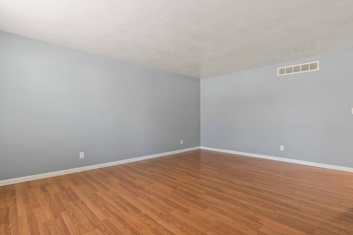 Apartment for rent at 2271-2277 E Laurel, Springfield, IL 62703
