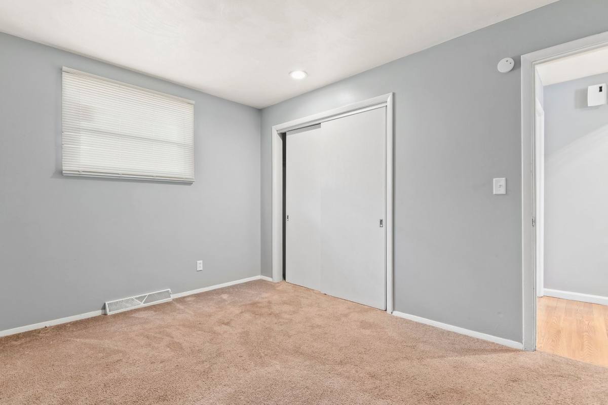 Apartment for rent at 2271-2277 E Laurel, Springfield, IL 62703