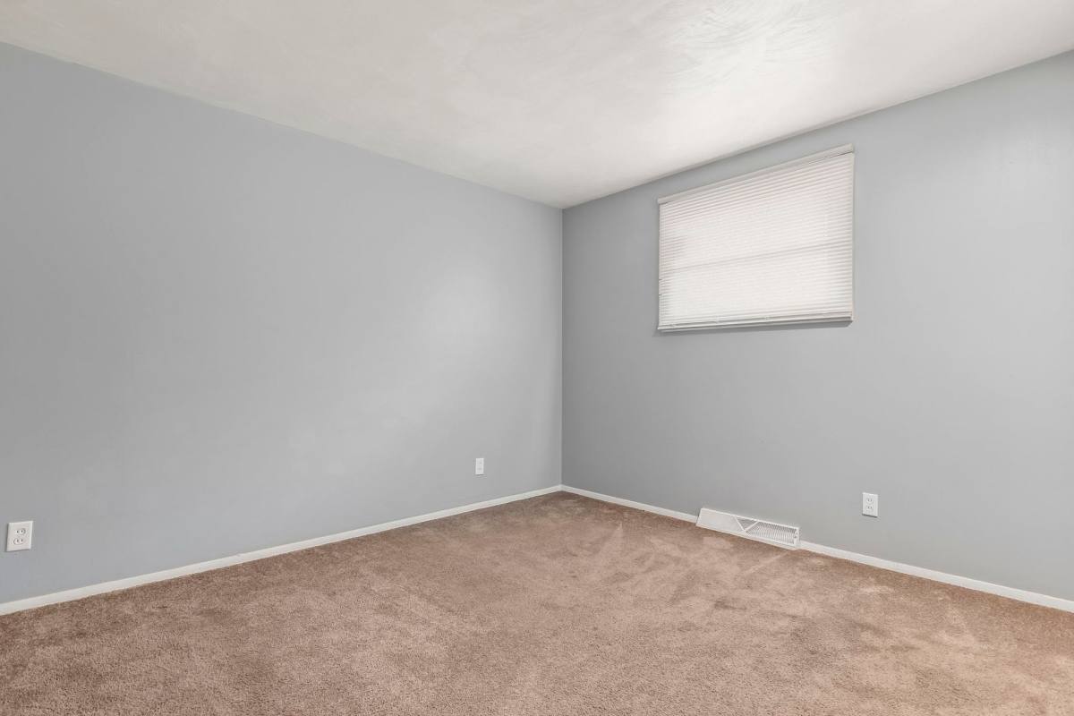 Apartment for rent at 2271-2277 E Laurel, Springfield, IL 62703