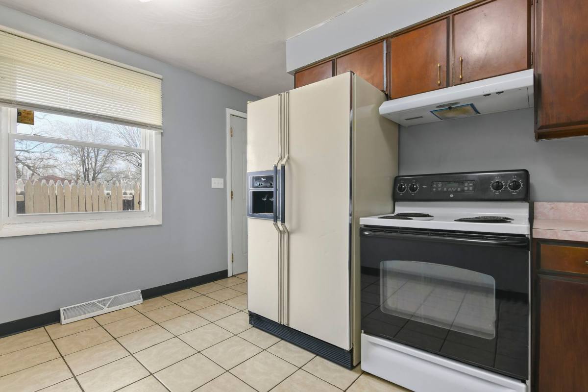 Apartment for rent at 2271-2277 E Laurel, Springfield, IL 62703