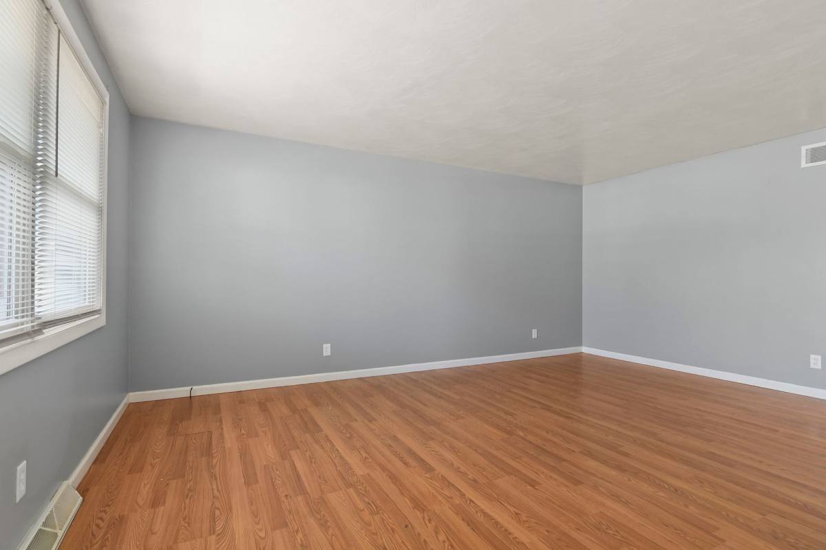 Apartment for rent at 2271-2277 E Laurel, Springfield, IL 62703